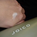 Konsystencja kremu do stylizacji Joico Body Luxe