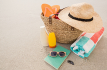Organizacja kosmetyczki na wakacje – poradnik dla osób podróżujących